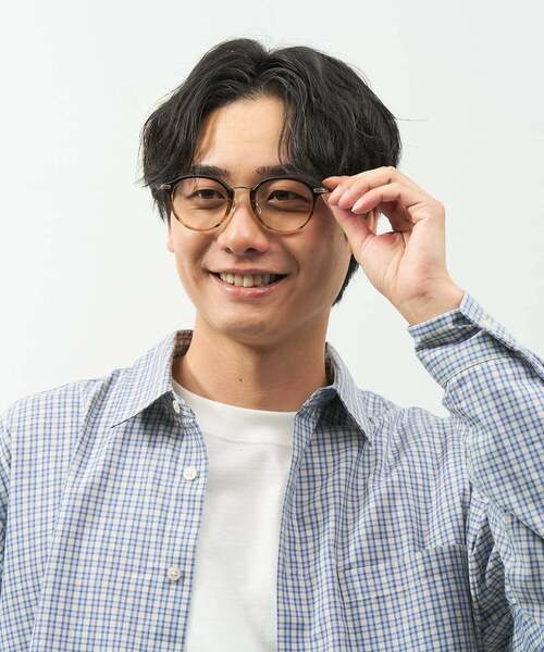 UNITED ARROWS(ユナイテッドアローズ)の「【WEB限定】Zoff|UNITED ARROWS ユナイテッドアローズ ボストン型 調光サングラス|クラウンパント メタル カラーレンズ 太縁フレーム おしゃれ 調光 紫外線で色が変わる 紫外線対策 UVカット ユニセックス(サングラス・レディース・ブラック系5/ブラウン・FREE)」の18枚目の写真