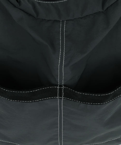 BROWNBREATH(ブラウンブレス)の「TAG NYLON MASSENGER BAG - BLACK(メッセンジャーバッグ・レディース・その他・ONE)」の6枚目の写真