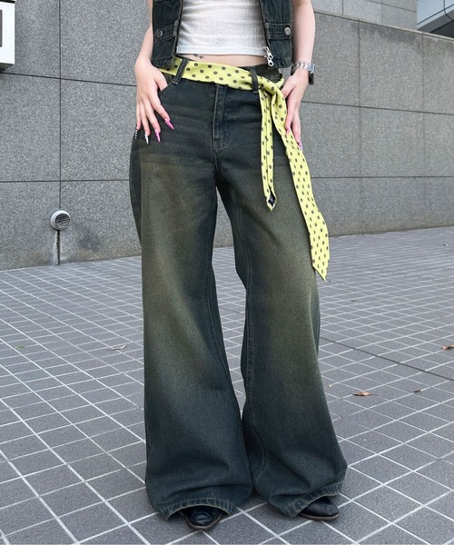 sedacle girl(セダクルガール)の「カウ柄パッチセミフレアデニム(デニムパンツ・レディース・インディゴブルー/ブラック・MEDIUM/SMALL)」の2枚目の写真