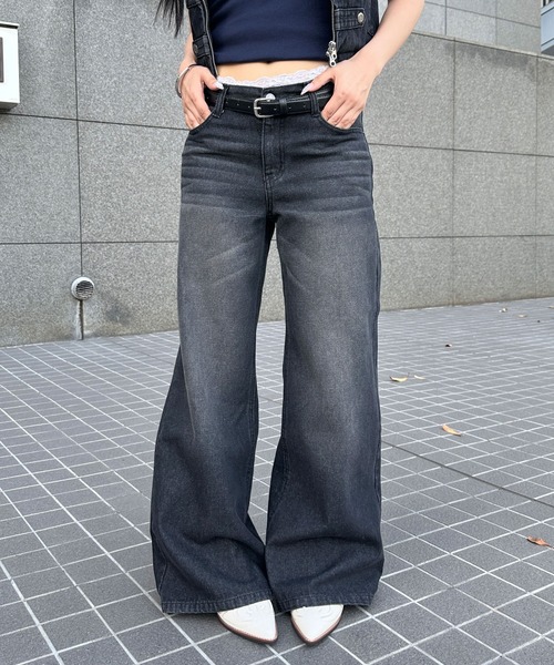 sedacle girl(セダクルガール)の「カウ柄パッチセミフレアデニム(デニムパンツ・レディース・インディゴブルー/ブラック・MEDIUM/SMALL)」の1枚目の写真