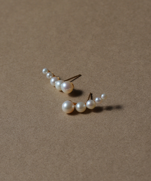 Lilas(リラ)の「《WEB限定》5ピースグラデーションパールピアス K10(両耳)(ピアス(両耳用)・レディース・ゴールド・FREE)」の13枚目の写真