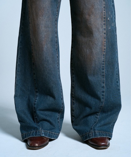 CAMPHOR WOOD(カンファーウッド)の「SIDE SEAM SEMI-FLARE SLUB JEANS / サイドシームセミフレアスラブデニム(デニムパンツ・メンズ・インディゴブルー/ライトブルー/ブラック・LARGE/MEDIUM/SMALL)」の14枚目の写真