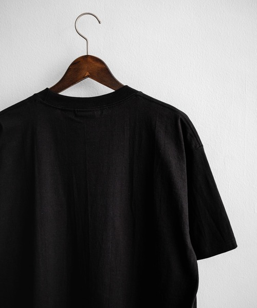 HUF(ハフ)の「HUF ハフ オーバーサイズミッキーマウスワールドワイドプリント半袖Tシャツ(Tシャツ/カットソー・メンズ・ブラック系/ブラック系1/ブラック・XL/M/L)」の6枚目の写真