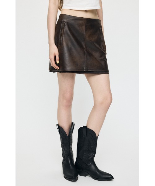 MOUSSY(マウジー)の「AGED F/LEATHER ミニスカート(スカート・レディース・ブラック/ブラウン・1/2)」の4枚目の写真