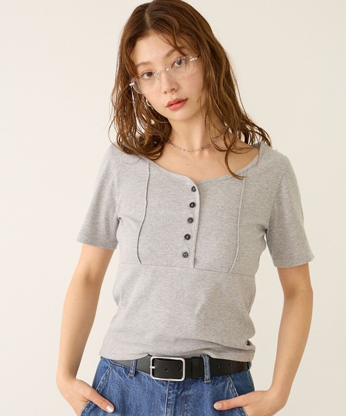 BAYFLOW(ベイフロー)の「コンパクトリブヘンリー半袖Tシャツ(Tシャツ/カットソー・レディース・ヘザーグレー/ブラウン/オフホワイト・FREE)」の3枚目の写真