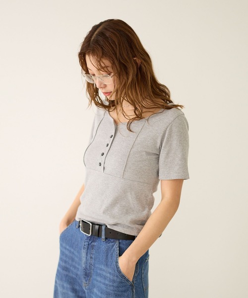 BAYFLOW(ベイフロー)の「コンパクトリブヘンリー半袖Tシャツ(Tシャツ/カットソー・レディース・ヘザーグレー/ブラウン/オフホワイト・FREE)」の10枚目の写真