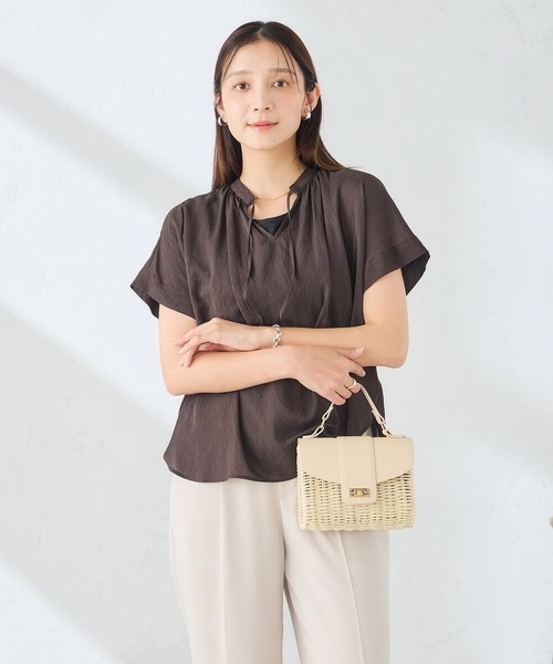 a.v.v(アーヴェヴェ)の「シアースキッパーブラウス(シャツ/ブラウス・レディース・ブラウン/ブラック/ブルー・38/40)」の13枚目の写真