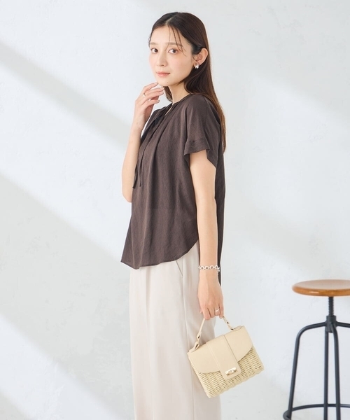 a.v.v(アーヴェヴェ)の「シアースキッパーブラウス(シャツ/ブラウス・レディース・ブラウン/ブラック/ブルー・38/40)」の11枚目の写真