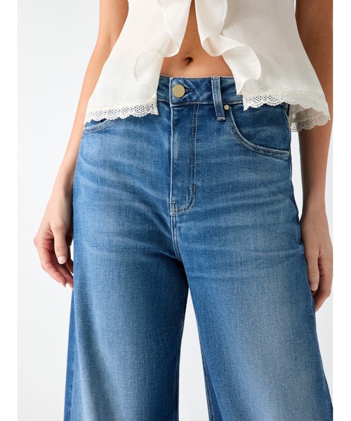 Guess(ゲス)の「BELLAGIO Chain Pocket デニムパンツ ジーンズ(デニムパンツ・レディース・インディゴブルー・27inch/28inch/24inch/25inch/26inch)」の3枚目の写真