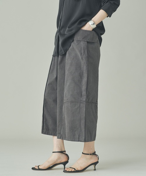 Curensology(カレンソロジー)の「Curensology(カレンソロジー)/【UNIVERSAL OVERALL】別注ハーフパンツ(カーゴパンツ・レディース・チャコールグレー/ホワイト・FREE)」の8枚目の写真