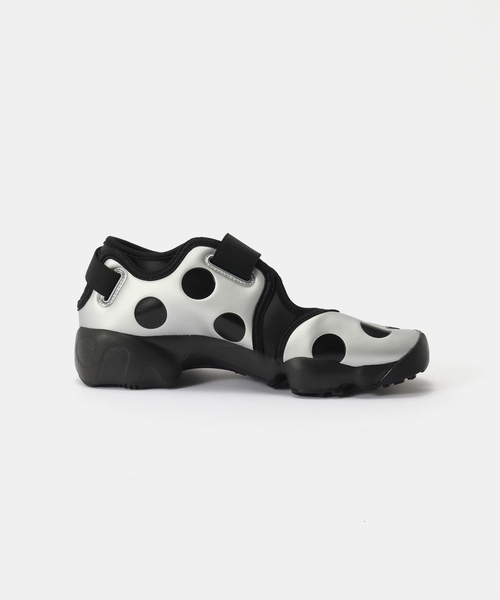 NIKE(ナイキ)の「NIKE / ナイキ WMNS AIR RIFT DOT(スニーカー・レディース・ブラック系その他/ブラック・24cm/23cm/25cm)」の4枚目の写真