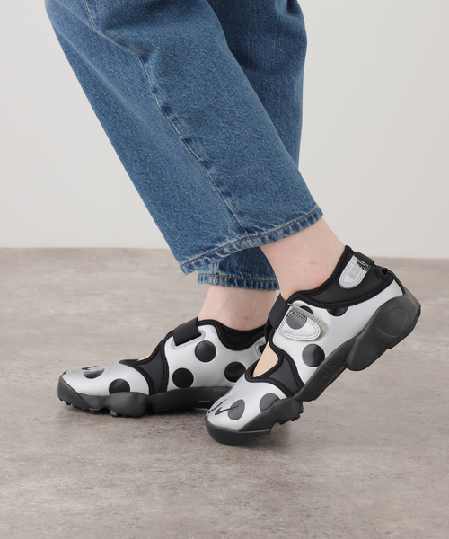 NIKE(ナイキ)の「NIKE / ナイキ WMNS AIR RIFT DOT(スニーカー・レディース・ブラック系その他/ブラック・24cm/23cm/25cm)」の8枚目の写真