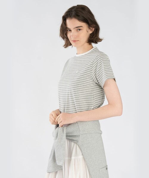 To b. by agnes b.(トゥービーバイアニエスベー)の「ハート 刺繍 リブ ボーダー 半袖 Tシャツ(Tシャツ/カットソー・レディース・グレー・40/38)」の4枚目の写真