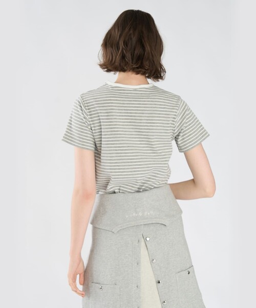 To b. by agnes b.(トゥービーバイアニエスベー)の「ハート 刺繍 リブ ボーダー 半袖 Tシャツ(Tシャツ/カットソー・レディース・グレー・40/38)」の6枚目の写真