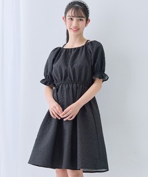 Amourire girl（アムリールガール）の「パフスリーブ フラワー エンボス ギャザー ワンピース（ワンピース）」