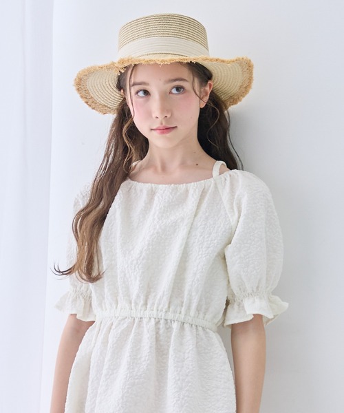 Amourire girl(アムリールガール)の「パフスリーブ フラワー エンボス ギャザー ワンピース(ワンピース・キッズ・ブラック/イエロー/オフホワイト/サックスブルー・130cm/140cm/150cm/160cm)」の15枚目の写真
