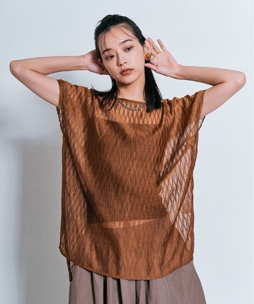 W:Huku(フーク)の「ランダム プリーツ ノースリーブ シフォン シアー トップス(Tシャツ/カットソー・レディース・ブラック系/グレー系1/ブラック系1/グレー系/ブラウン系1/ブラウン系/ホワイト系1/ホワイト系・FREE)」の10枚目の写真