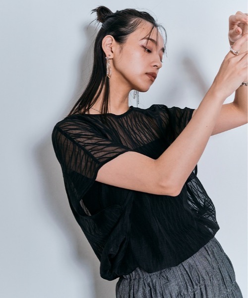 W:Huku(フーク)の「ランダム プリーツ ノースリーブ シフォン シアー トップス(Tシャツ/カットソー・レディース・ブラック系/グレー系1/ブラック系1/グレー系/ブラウン系1/ブラウン系/ホワイト系1/ホワイト系・FREE)」の12枚目の写真