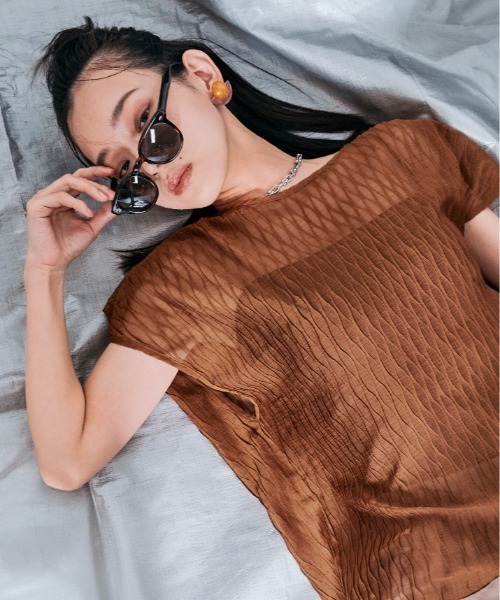 W:Huku(フーク)の「ランダム プリーツ ノースリーブ シフォン シアー トップス(Tシャツ/カットソー・レディース・ブラック系/グレー系1/ブラック系1/グレー系/ブラウン系1/ブラウン系/ホワイト系1/ホワイト系・FREE)」の18枚目の写真