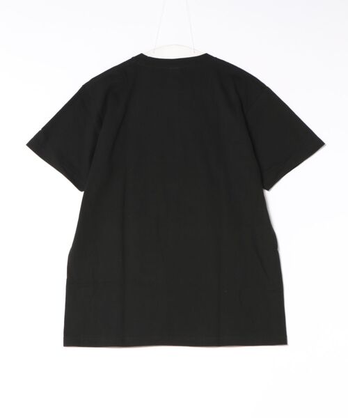 minius（ミニウス）の「TVアニメ「最後にひとつだけお願いしてもよろしいでしょうか」名言Tシャツver 殴られれば豚も空を飛ぶ（Tシャツ/カットソー・レディース・ブラック/ホワイト・X-LARGE/LARGE/MEDIUM）」の3枚目の写真
