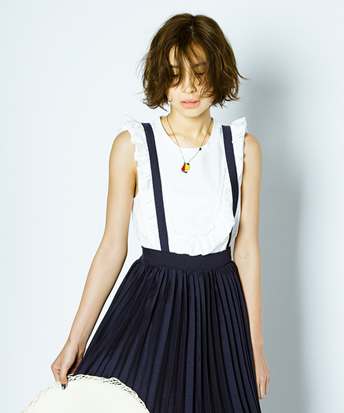 Ray BEAMS（レイビームス）の「◇【ラブリ着用】Ray BEAMS / フリル ヨーク ノースリーブ（Tシャツ/カットソー・レディース・オフホワイト/ブラック/オリーブ・ONE SIZE）」の2枚目の写真