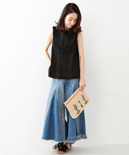 Ray BEAMS（レイビームス）の「◇【ラブリ着用】Ray BEAMS / フリル ヨーク ノースリーブ（Tシャツ/カットソー・レディース・オフホワイト/ブラック/オリーブ・ONE SIZE）」の13枚目の写真