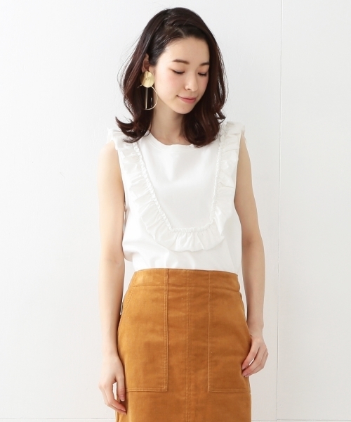 Ray BEAMS（レイビームス）の「◇【ラブリ着用】Ray BEAMS / フリル ヨーク ノースリーブ（Tシャツ/カットソー・レディース・オフホワイト/ブラック/オリーブ・ONE SIZE）」の16枚目の写真