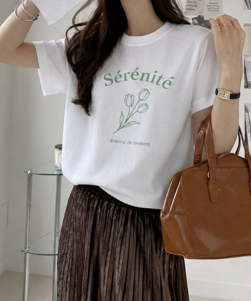 sowme.(ソウミー)の「大人可愛く着映える?【フラワーイラスト フレンチロゴ ベーシック Tシャツ】(Tシャツ/カットソー・レディース・ホワイト系その他2/ホワイト・MEDIUM/SMALL/LARGE)」の4枚目の写真