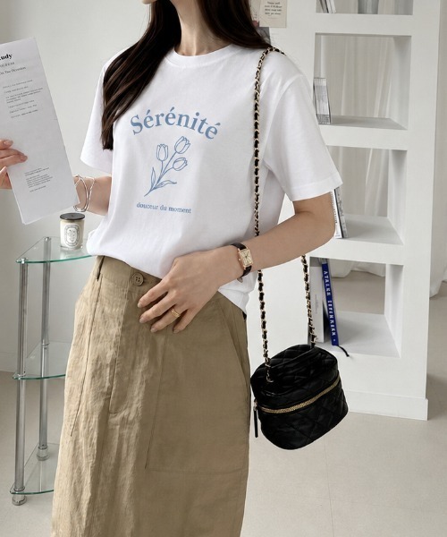 sowme.(ソウミー)の「大人可愛く着映える?【フラワーイラスト フレンチロゴ ベーシック Tシャツ】(Tシャツ/カットソー・レディース・ホワイト系その他2/ホワイト・MEDIUM/SMALL/LARGE)」の5枚目の写真
