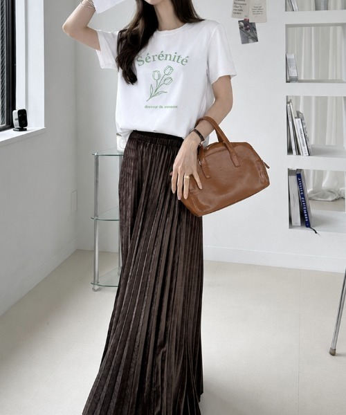 sowme.(ソウミー)の「大人可愛く着映える?【フラワーイラスト フレンチロゴ ベーシック Tシャツ】(Tシャツ/カットソー・レディース・ホワイト系その他2/ホワイト・MEDIUM/SMALL/LARGE)」の6枚目の写真