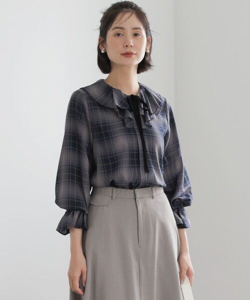 組曲(クミキョク)の「ソフトツイルシャーティング ラッフルブラウス(シャツ/ブラウス・レディース・パープル系3/ダークグリーン系3・F)」の5枚目の写真