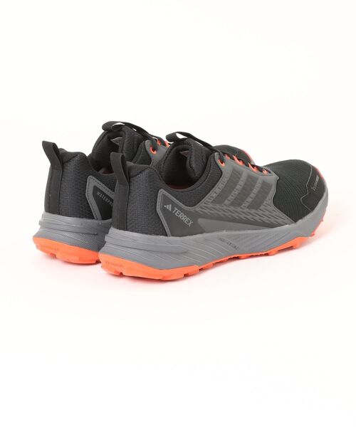 adidas（アディダス）の「adidas アディダス TERREX TRACEFINDER 2 CLIMA【防水透湿】メンズスニーカー(テレックストレースファインダー2クライマ) JR9134 コアブラック/オレンジ（スニーカー・メンズ・ブラック・25.5cm/26.0cm/26.5cm/27.0cm/27.5cm/28.0cm/29.0cm）」の2枚目の写真
