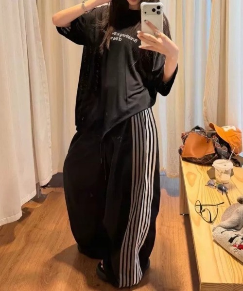Ritzy(リッツィー)の「サイドラインワイドトラックパンツ(その他パンツ・レディース・ブラック/ネイビー/グレー・M)」の6枚目の写真