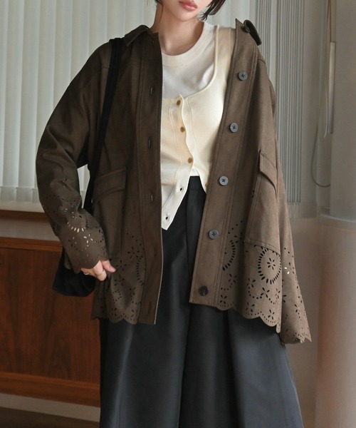 WILLFULLY(ウィルフリー)の「scalloped punch faux suede shirt JK(その他アウター・レディース・ダークブラウン/タン/ブラック・FREE)」の3枚目の写真