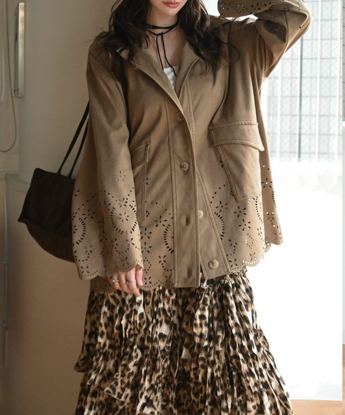 WILLFULLY(ウィルフリー)の「scalloped punch faux suede shirt JK(その他アウター・レディース・ダークブラウン/タン/ブラック・FREE)」の14枚目の写真