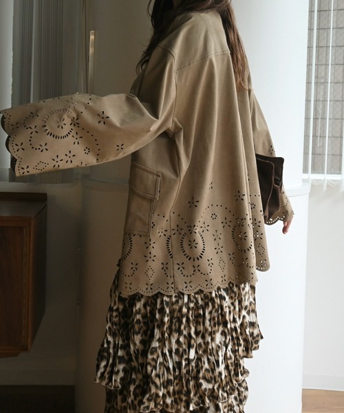 WILLFULLY(ウィルフリー)の「scalloped punch faux suede shirt JK(その他アウター・レディース・ダークブラウン/タン/ブラック・FREE)」の15枚目の写真