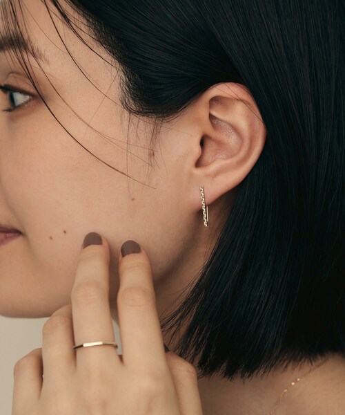 COCOSHNIK(ココシュニック)の「K10極光 フックピアス(ピアス(両耳用)・レディース・イエローゴールド・00)」の7枚目の写真