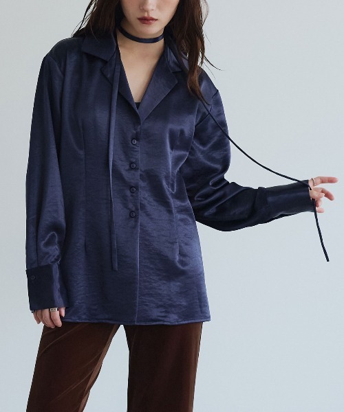 W:Huku(フーク)の「シルキーサテンオーバーシルエットシャツジャケット / Silky Satin Oversized Shirt Jacket(テーラードジャケット・レディース・ブラウン/ネイビー/オフホワイト・FREE)」の20枚目の写真