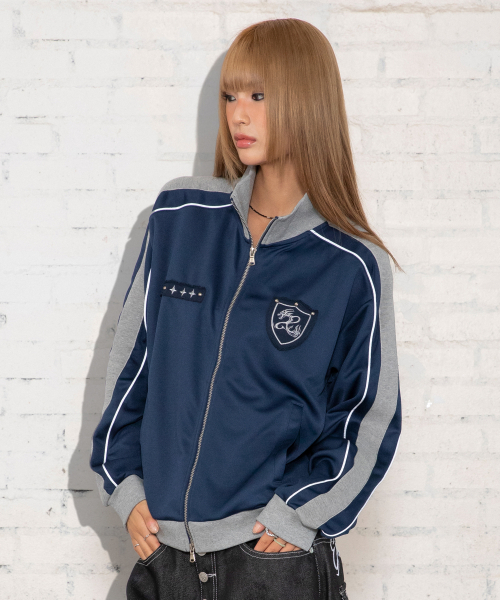 XTONZ(エクストーンズ)の「XJ140 スリムフィット アプリケ パイピング トラック ジップアップ (NAVY)(ナイロンジャケット・レディース・その他・MEDIUM/LARGE)」の3枚目の写真