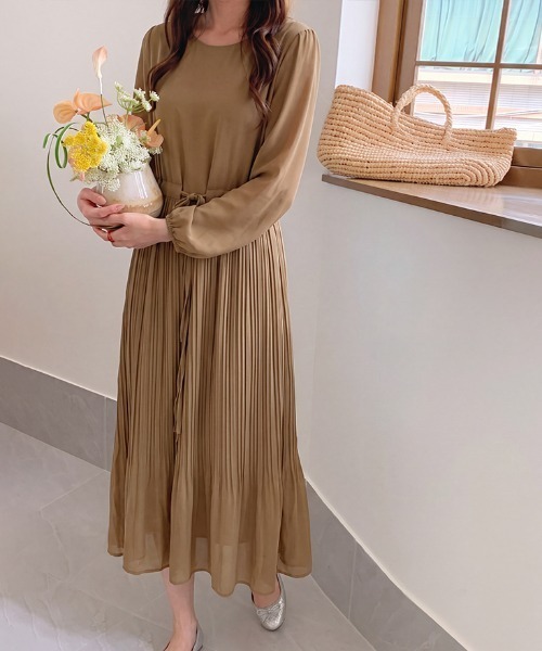 COCOMOMO（ココモモ）の「シフォンプリーツワンピース シアースリーブ ワンピース ウエストリボン ロング プリーツワンピース 長袖 プリーツ パフスリーブ シアー ロングワンピース 春服 夏服 秋服（ワンピース・レディース・ライトグレー/ライトブラウン/アイボリー/ブラック・FREE）」の12枚目の写真