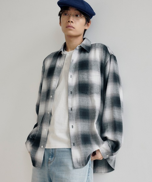 DAWNCE(ダウンス)の「【AKI・三嶋ひな 着用】オンブレチェックシャツ(シャツ/ブラウス・メンズ・レッド/ブラック・M/L)」の1枚目の写真