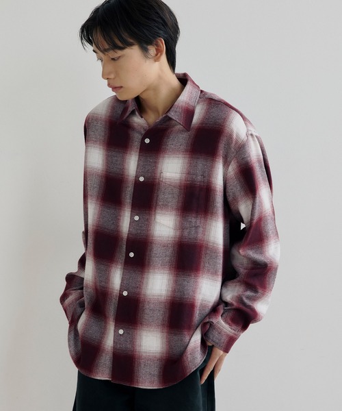 DAWNCE(ダウンス)の「【AKI・三嶋ひな 着用】オンブレチェックシャツ(シャツ/ブラウス・メンズ・レッド/ブラック・M/L)」の12枚目の写真