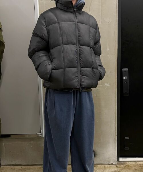 KANEITEI(カネイテイ)の「PIGMENT DAMAGE SWEAT PANTS (DEEP PURPLE)(スウェットパンツ・レディース・ダークパープル・MEDIUM/LARGE/X-LARGE)」の3枚目の写真