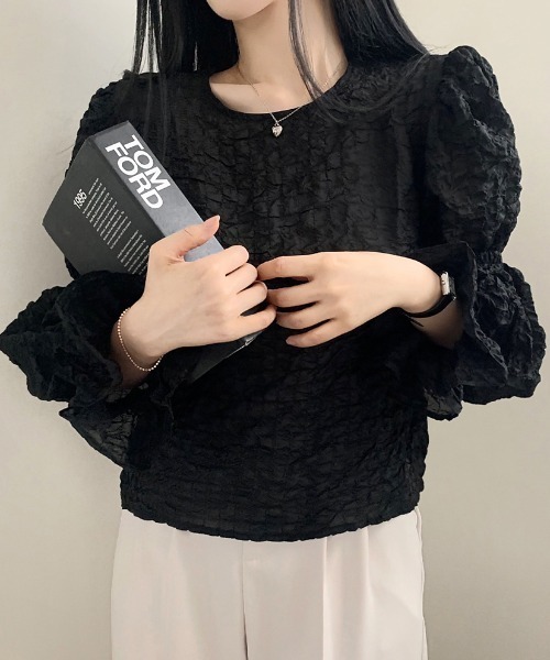 FAVORITO(ファヴォリート)の「パフスリーブブラウス(シャツ/ブラウス・レディース・ホワイト/ベージュ/ブラック・F)」の10枚目の写真