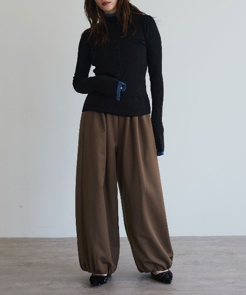 W:Huku(フーク)の「【W:Huku / リンクルフリーツイル】イージーバルーンパンツ / Wrinkle-Free Twill Easy Balloon Pants(スラックス・レディース・ブラック/ブラウン/チャコール・FREE)」の22枚目の写真