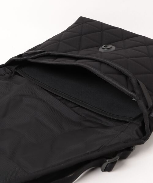THE NORTH FACE(ザノースフェイス)の「THE NORTH FACE/ザ・ノース・フェイス/Geoface Shoulder(ショルダーバッグ・メンズ・ブラック・F)」の10枚目の写真