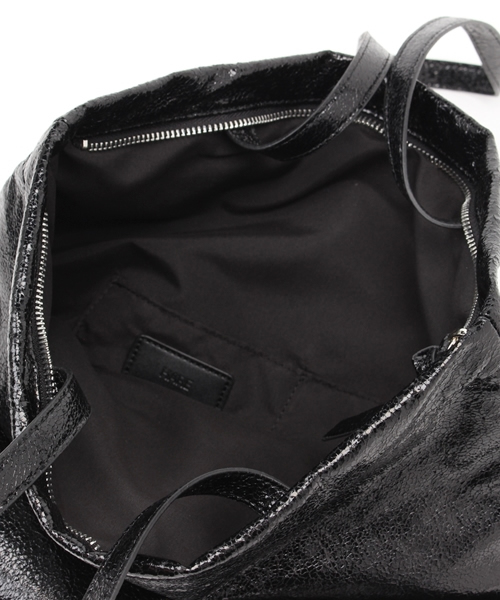 HARE（ハレ）の「メタリック2WAYロールクラッチBAG(HARE)（クラッチバッグ・レディース・ブラック/シルバー・ONE SIZE）」の7枚目の写真