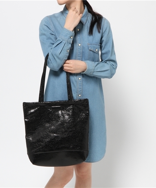 HARE（ハレ）の「メタリック2WAYロールクラッチBAG(HARE)（クラッチバッグ・レディース・ブラック/シルバー・ONE SIZE）」の10枚目の写真