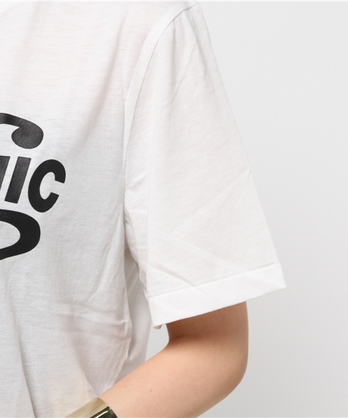 MOUSSY（マウジー）の「PLAY CHIC TSJ（Tシャツ/カットソー・レディース・ホワイト/ライトブラック/レッド/ネイビー・FREE）」の9枚目の写真