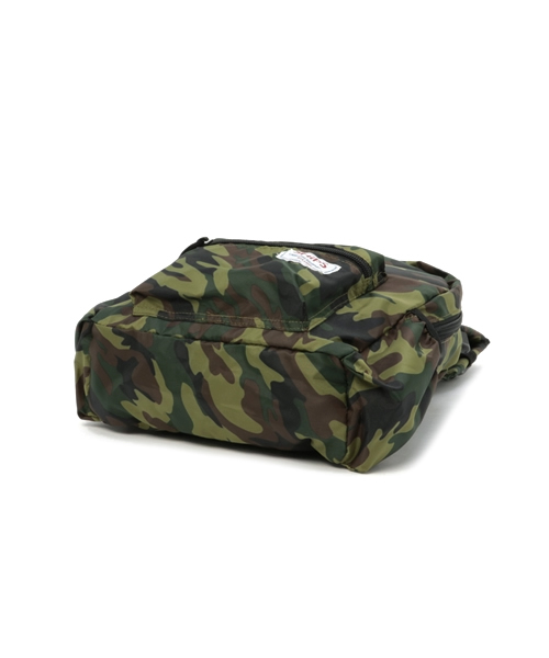 SHIPS(シップス)の「SHIPS KIDS:デイパック S 2016(バックパック/リュック・キッズ・ネイビー/レッド/ダークオリーブ/ライトブルー・ONE SIZE)」の11枚目の写真